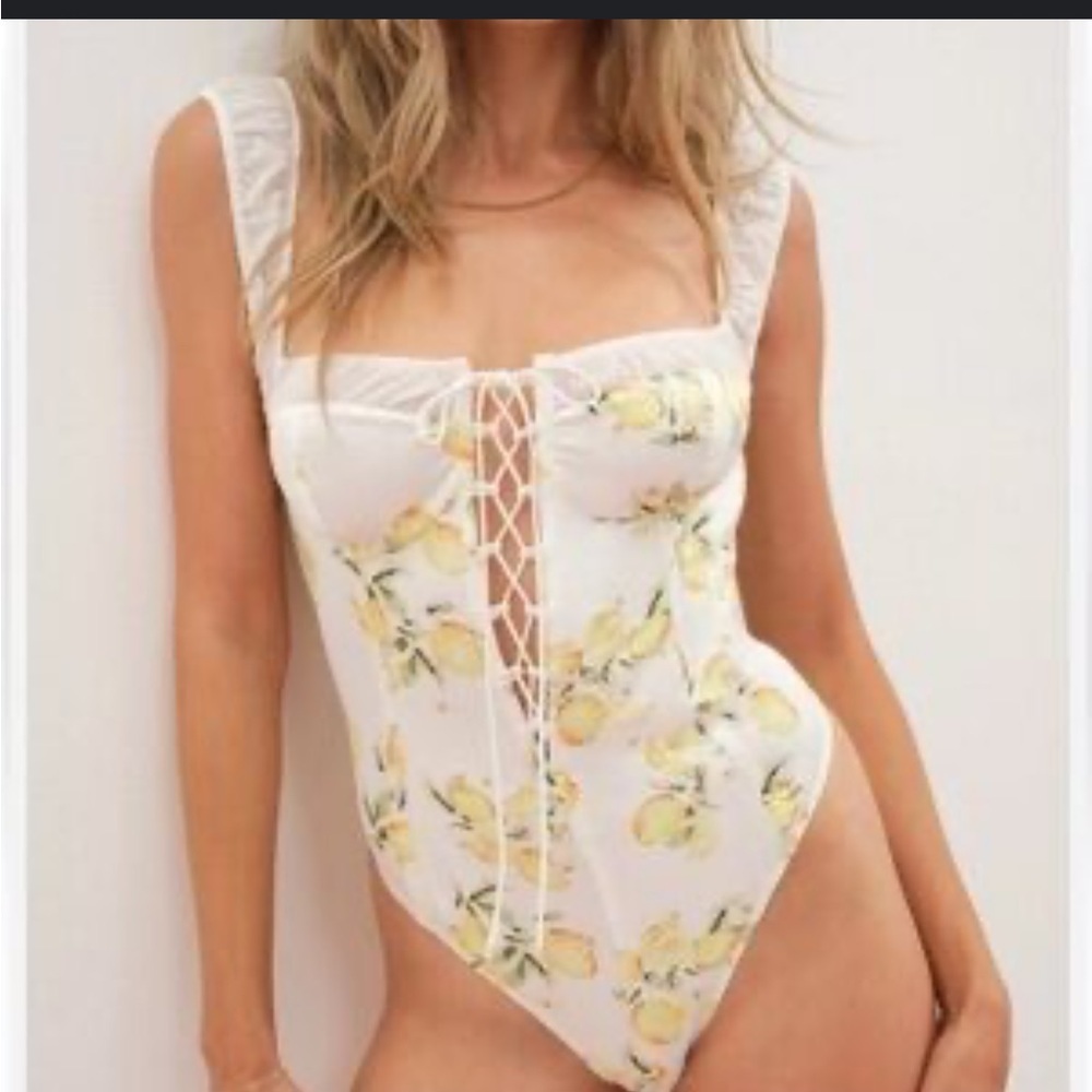 For Love & Lemons White Lemon-Print Lace-Up Bodysuit - Picture 3 of 7